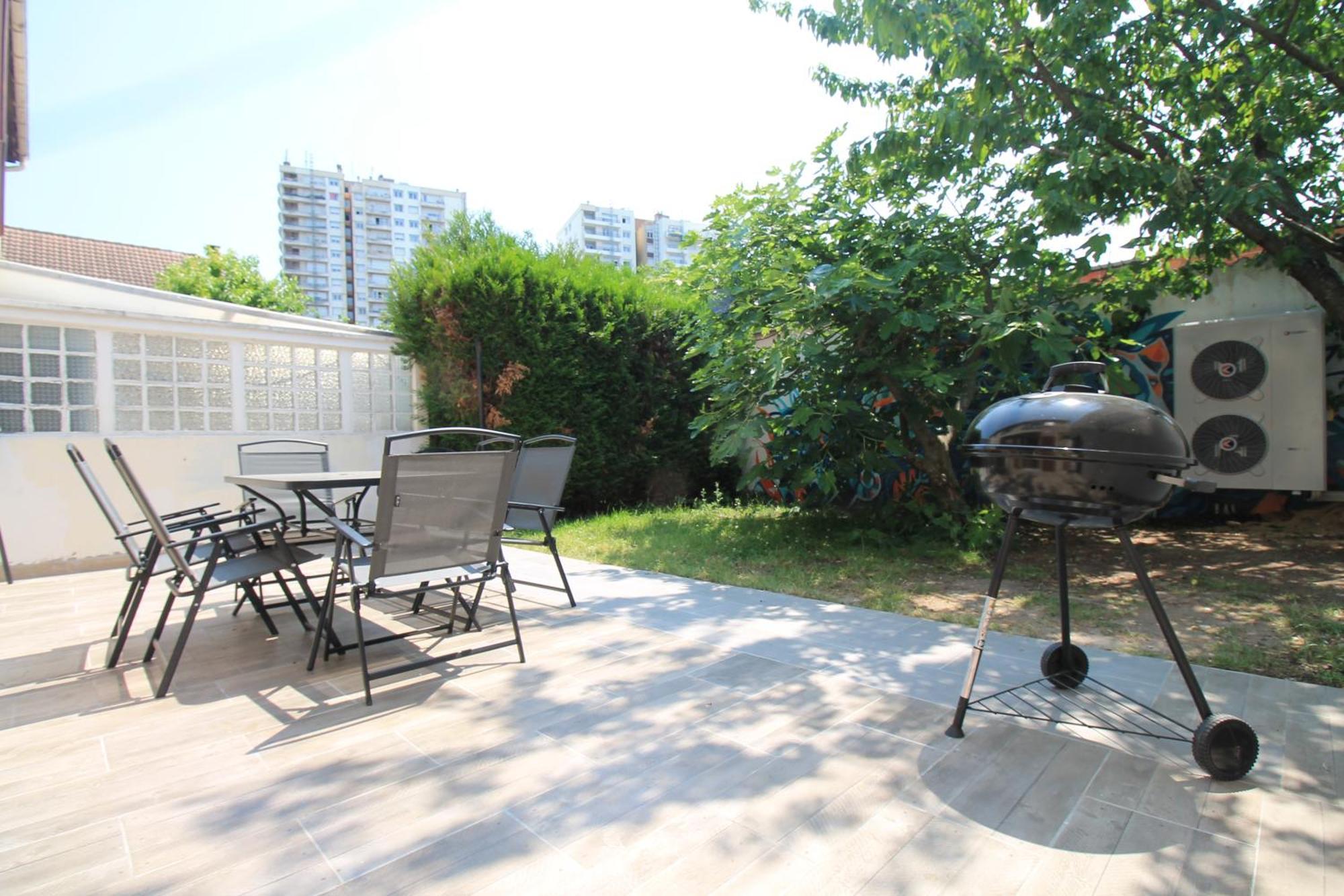 Parking Prive Gratuit - 15Mn Paris - Gare A Pied En 5Mn - Tout Equipee - Terrasse - Jardin - Stade De France - Casino D'Enghien - Hippodrome, Universite Épinay-sur-Seine Exterior foto