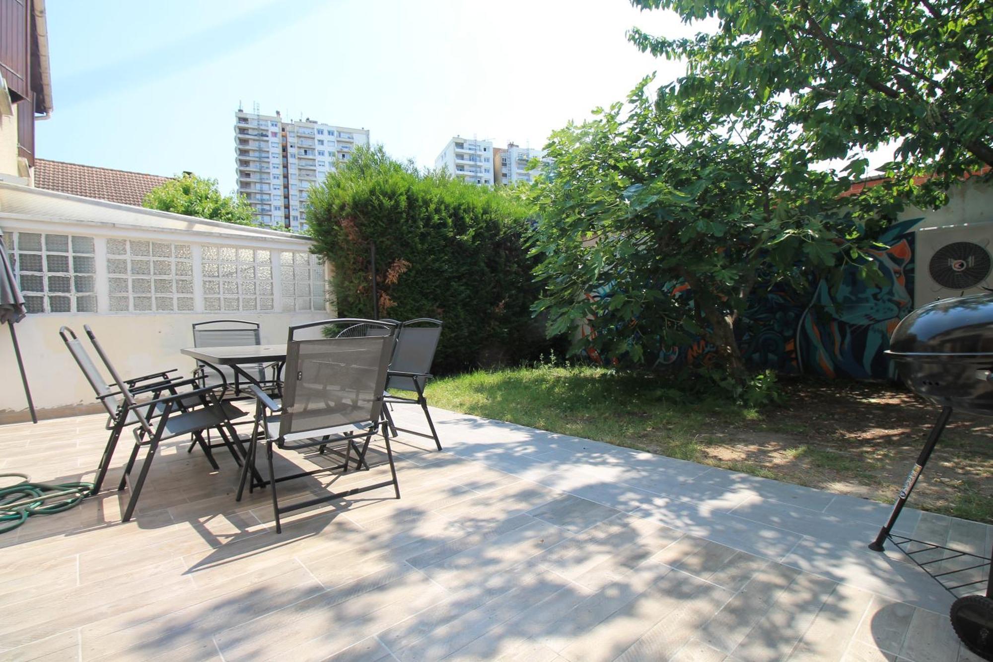 Parking Prive Gratuit - 15Mn Paris - Gare A Pied En 5Mn - Tout Equipee - Terrasse - Jardin - Stade De France - Casino D'Enghien - Hippodrome, Universite Épinay-sur-Seine Exterior foto
